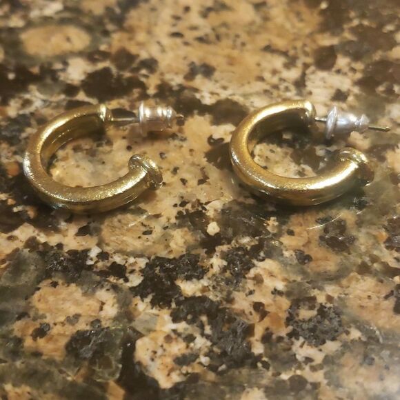 Vintage Golden Small Hoop Earring - Picture 1 of 6